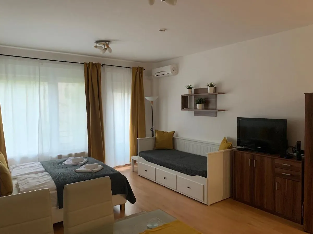 Corvin Fontana Apartment Budapest